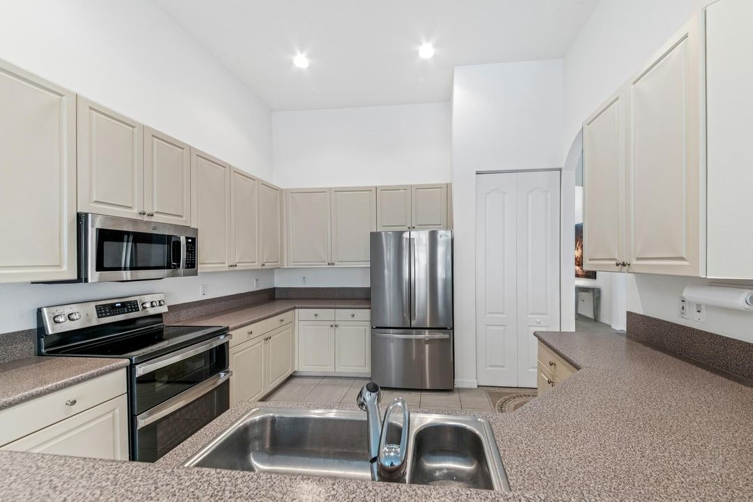 En Venta: $499,000 (2 camas, 2 baños, 2343 Pies cuadrados)