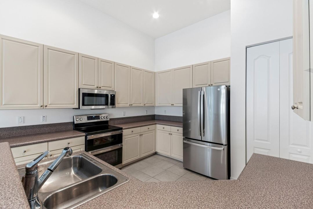 En Venta: $499,000 (2 camas, 2 baños, 2343 Pies cuadrados)