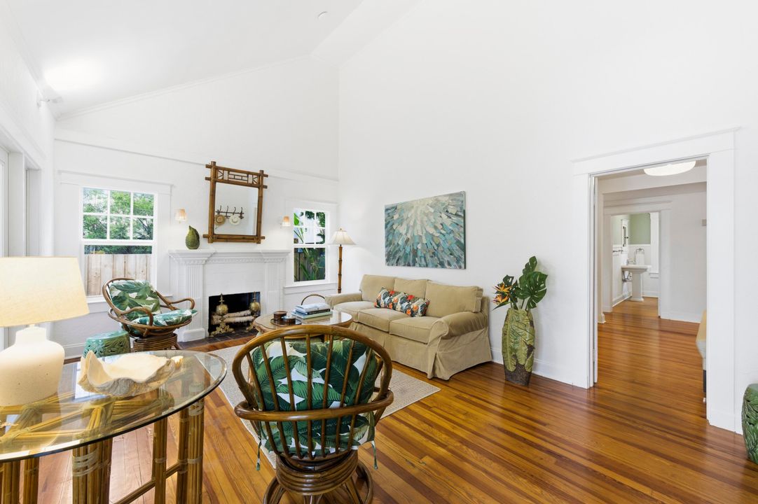 For Sale: $4,150,000 (3 beds, 2 baths, 1728 Square Feet)