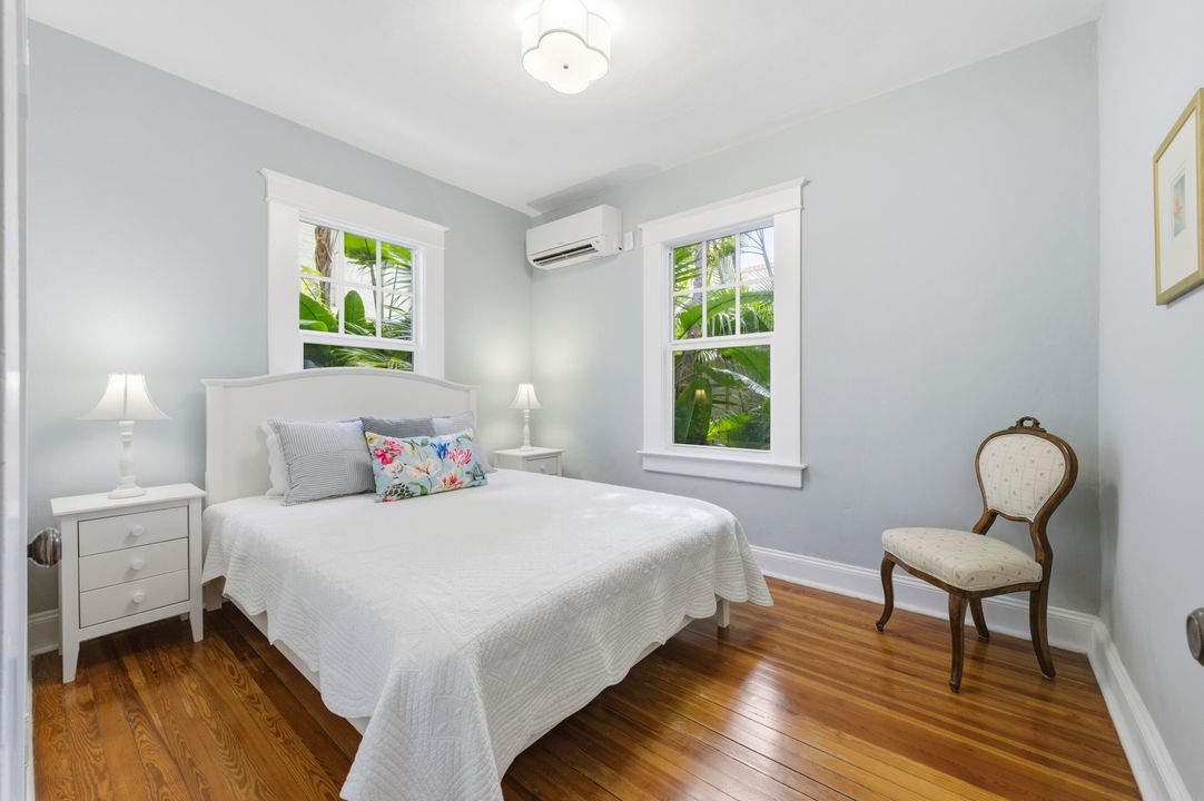 For Sale: $4,150,000 (3 beds, 2 baths, 1728 Square Feet)