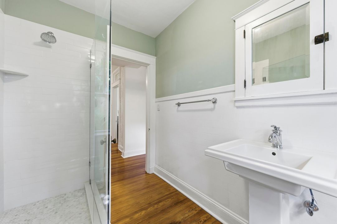 For Sale: $4,150,000 (3 beds, 2 baths, 1728 Square Feet)