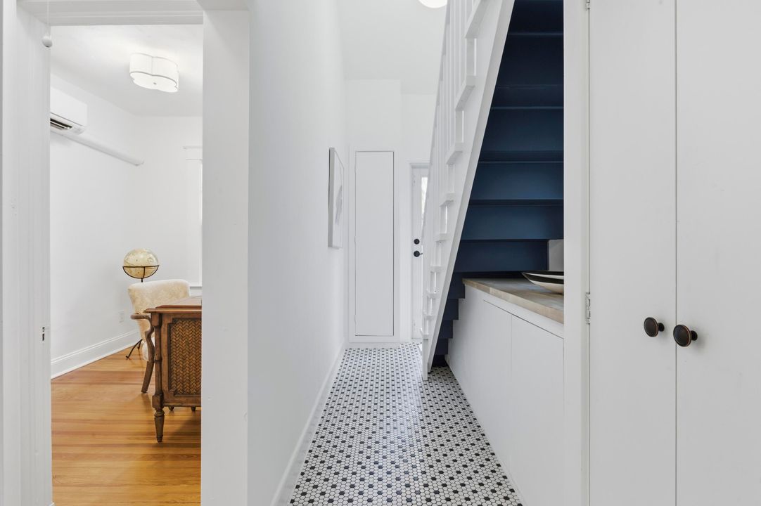 For Sale: $4,150,000 (3 beds, 2 baths, 1728 Square Feet)