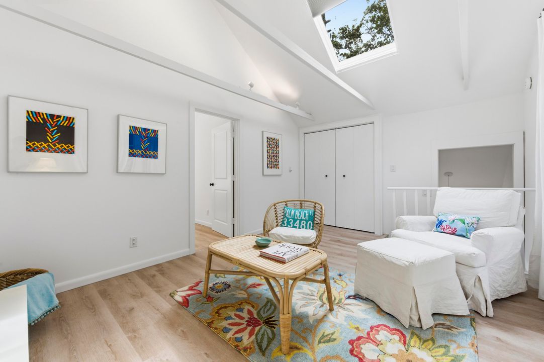 For Sale: $4,150,000 (3 beds, 2 baths, 1728 Square Feet)