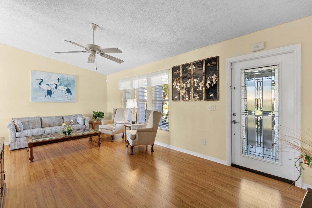 Activo con contrato: $365,000 (2 camas, 2 baños, 1244 Pies cuadrados)