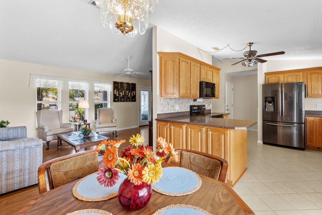 Activo con contrato: $365,000 (2 camas, 2 baños, 1244 Pies cuadrados)