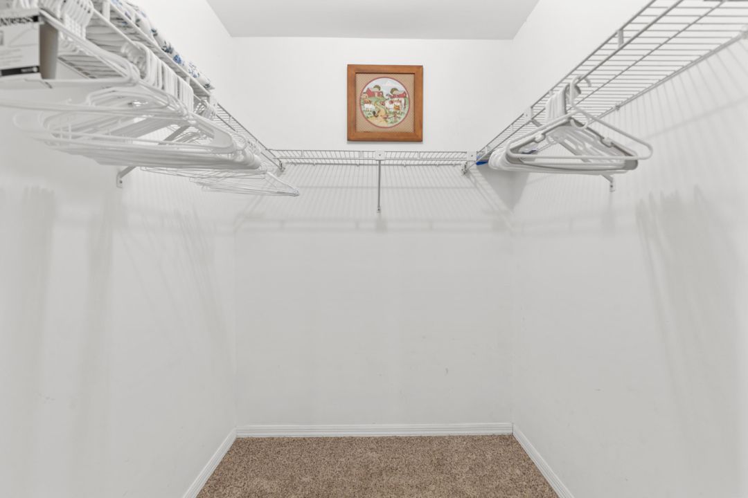 Activo con contrato: $365,000 (2 camas, 2 baños, 1244 Pies cuadrados)