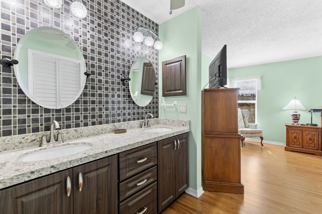 Activo con contrato: $365,000 (2 camas, 2 baños, 1244 Pies cuadrados)