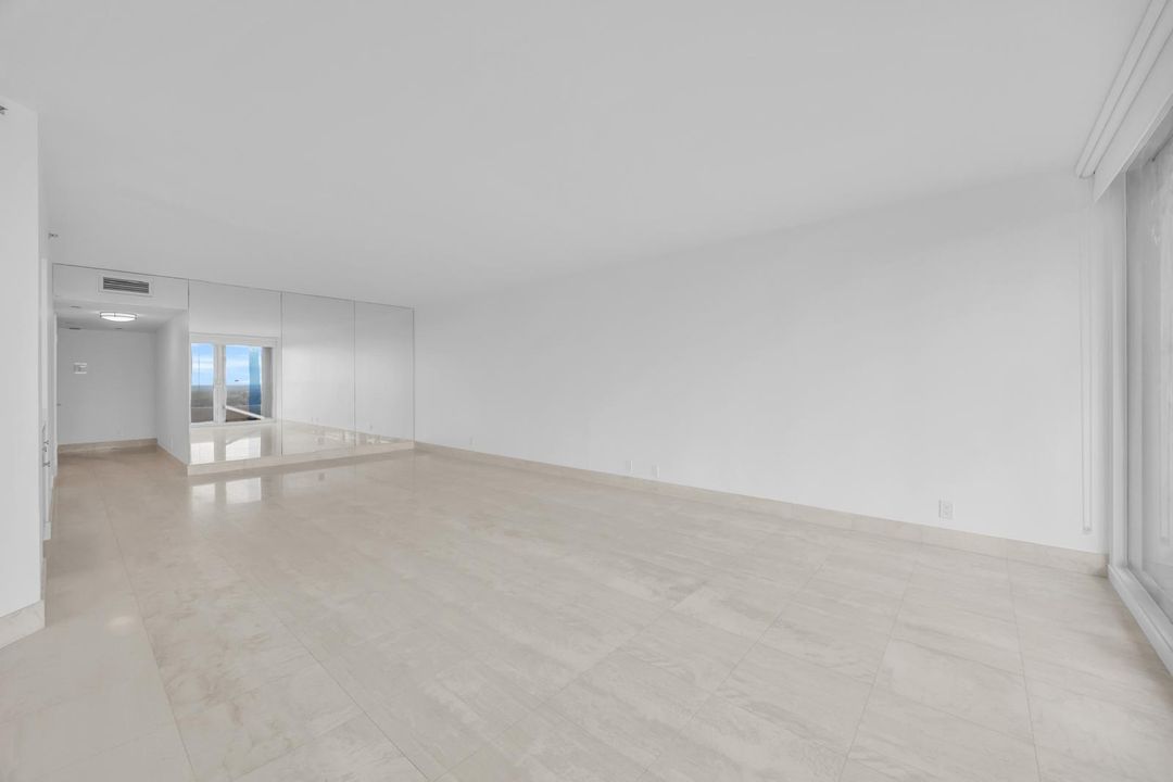 出租: $10,000 (2 贝兹, 2 浴室, 2091 平方英尺)