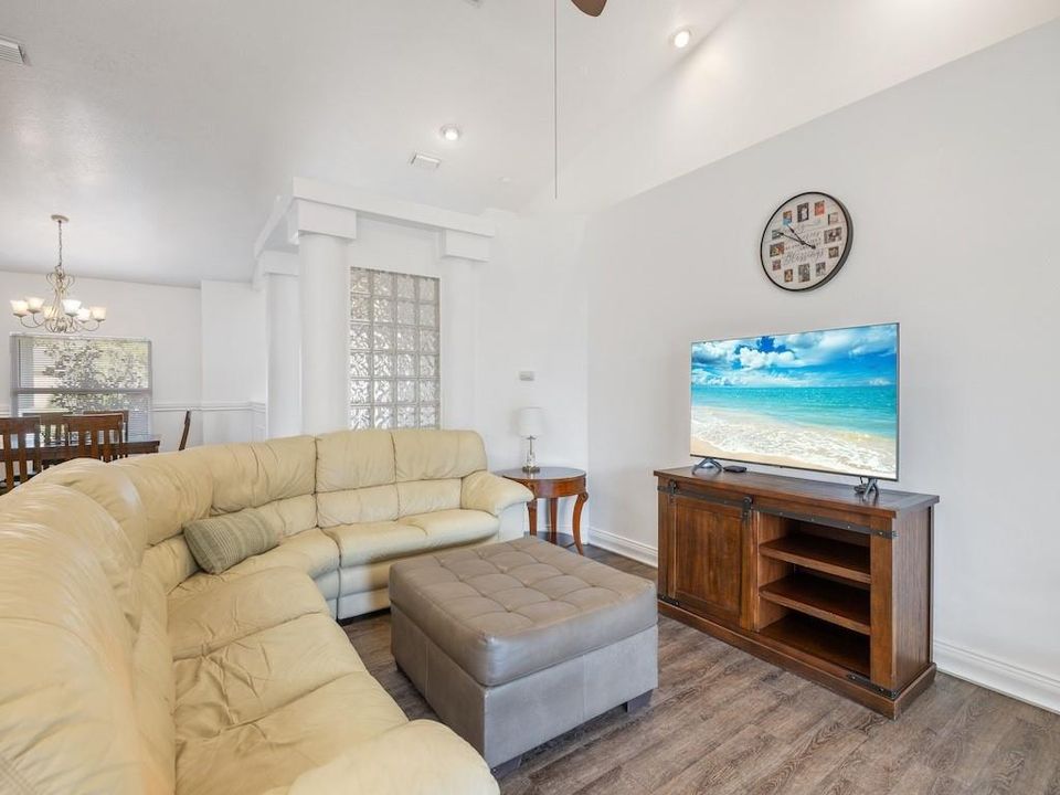 На продажу: $375,000 (3 спален, 2 ванн, 1902 Квадратных фут)