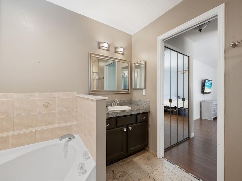 На продажу: $375,000 (3 спален, 2 ванн, 1902 Квадратных фут)