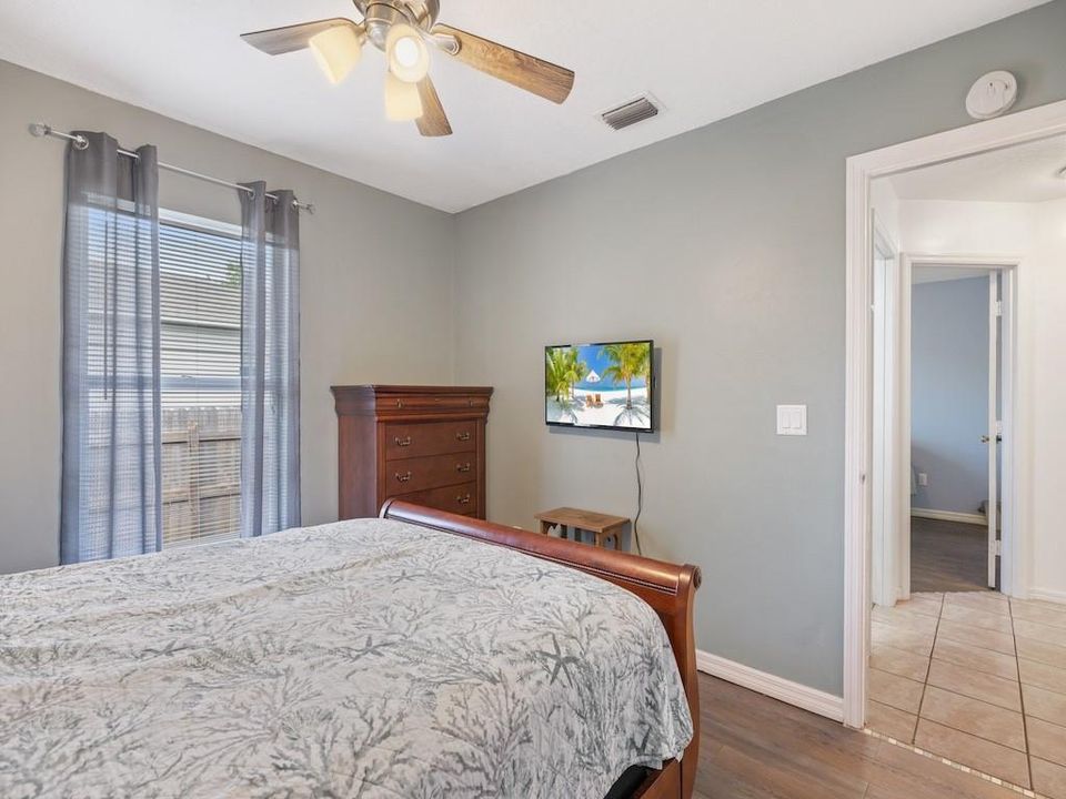 На продажу: $375,000 (3 спален, 2 ванн, 1902 Квадратных фут)