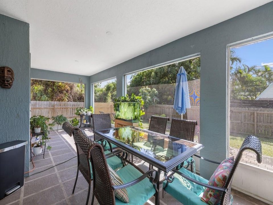 На продажу: $375,000 (3 спален, 2 ванн, 1902 Квадратных фут)