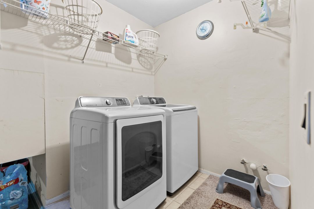 Activo con contrato: $365,000 (2 camas, 2 baños, 1244 Pies cuadrados)