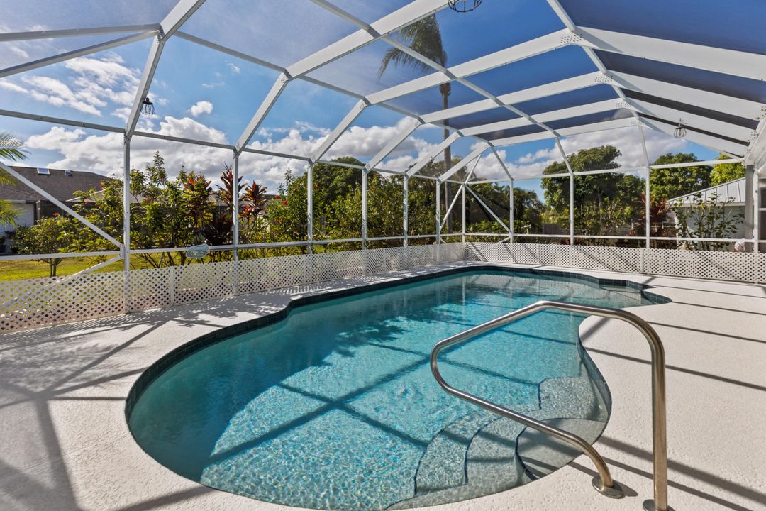 Activo con contrato: $365,000 (2 camas, 2 baños, 1244 Pies cuadrados)