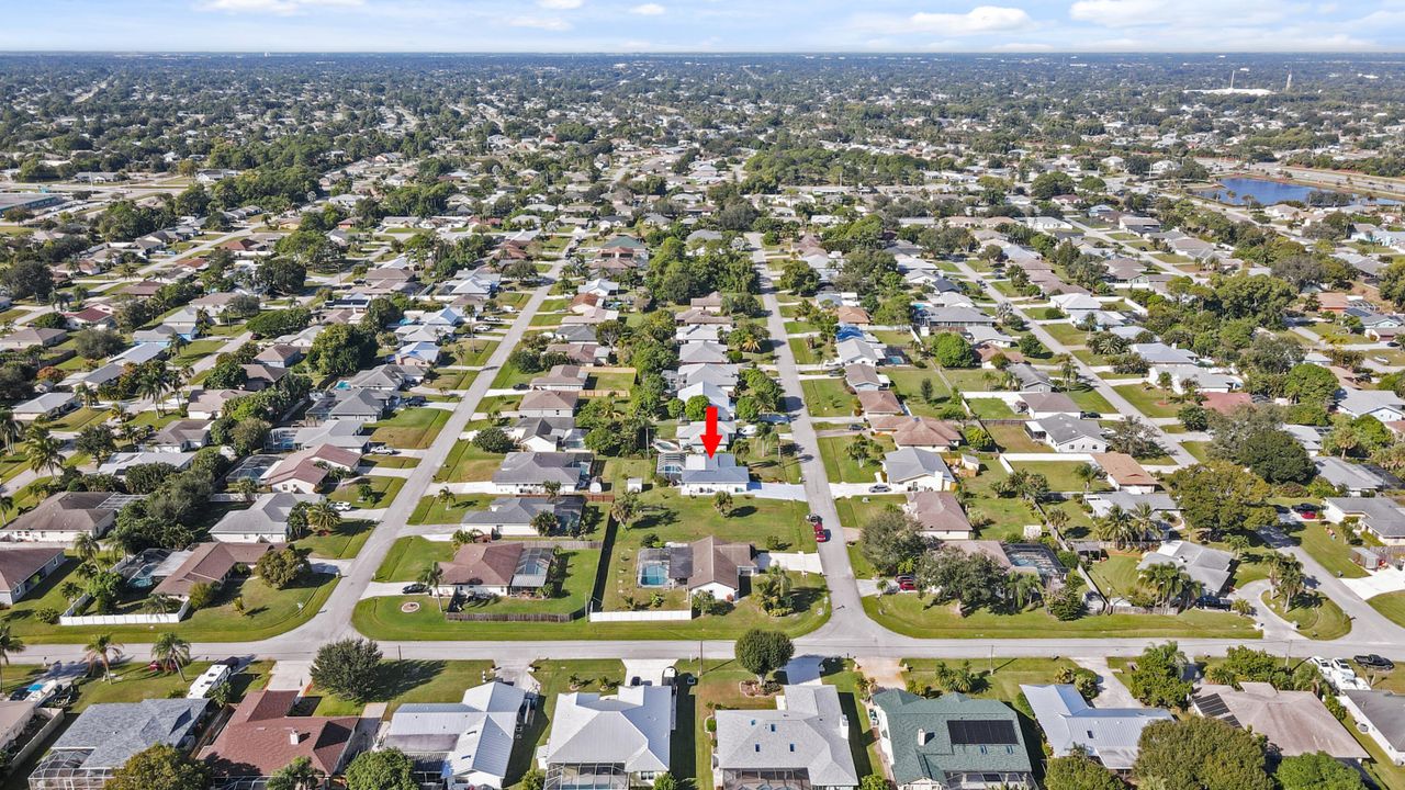 Activo con contrato: $365,000 (2 camas, 2 baños, 1244 Pies cuadrados)