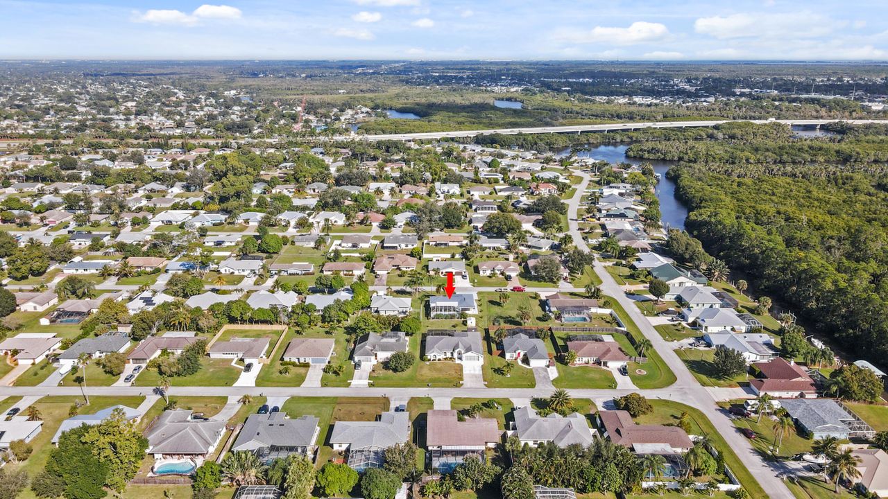 Activo con contrato: $365,000 (2 camas, 2 baños, 1244 Pies cuadrados)