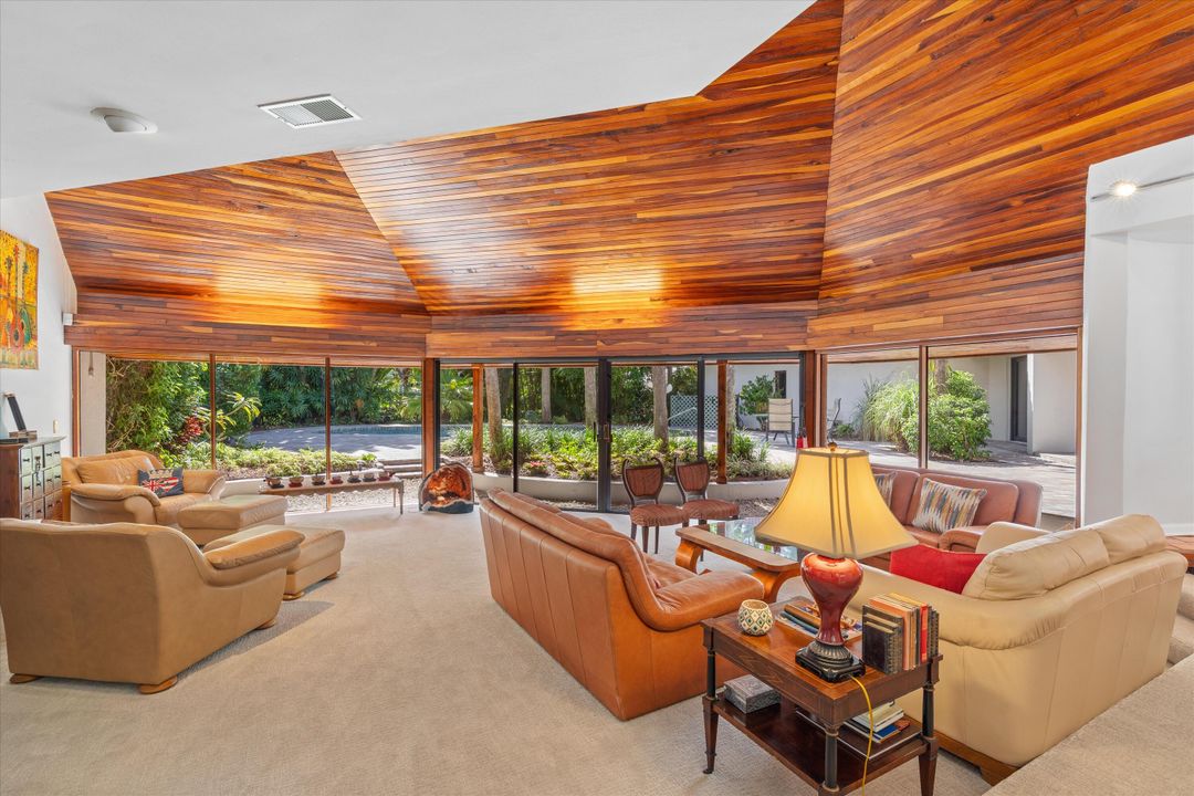 На продажу: $2,748,000 (4 спален, 3 ванн, 3954 Квадратных фут)