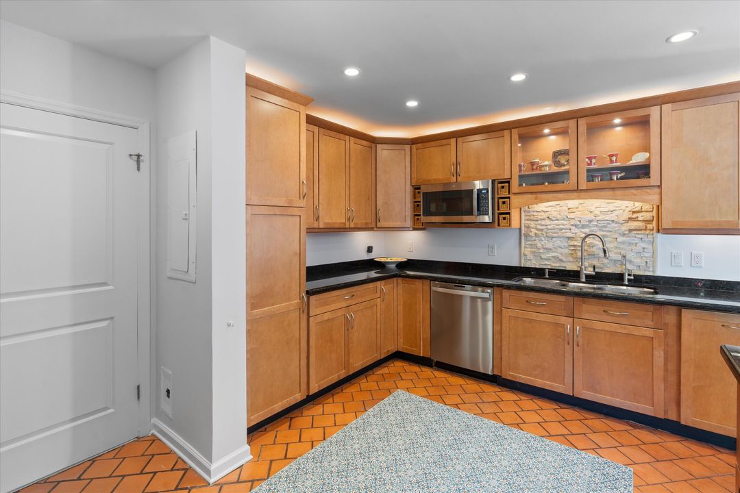 На продажу: $2,748,000 (4 спален, 3 ванн, 3954 Квадратных фут)