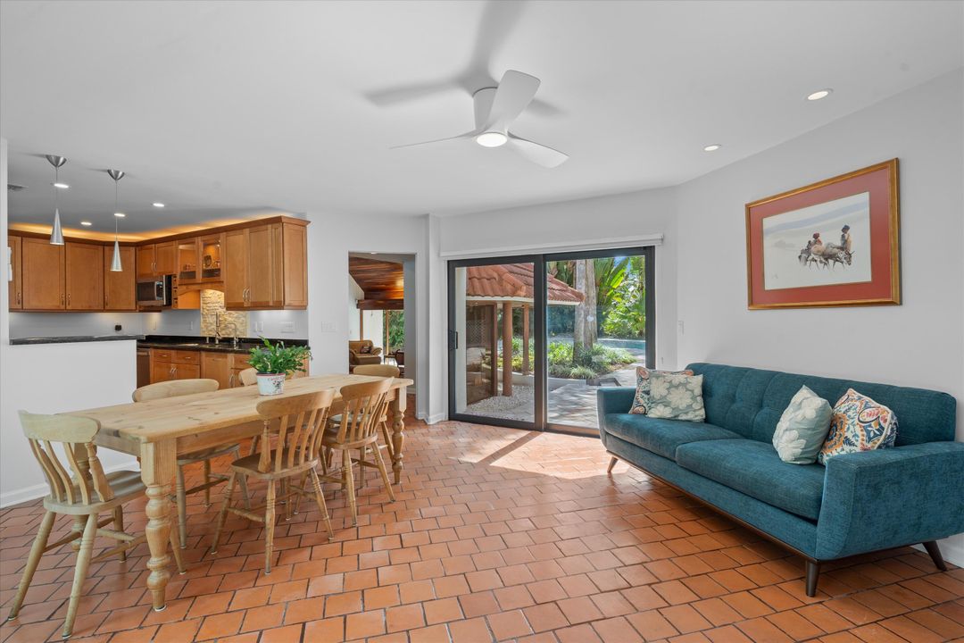 На продажу: $2,748,000 (4 спален, 3 ванн, 3954 Квадратных фут)