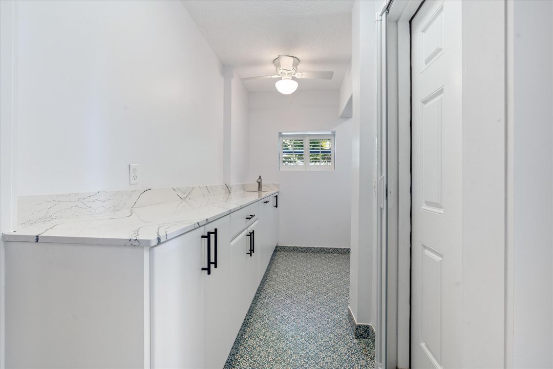 На продажу: $2,748,000 (4 спален, 3 ванн, 3954 Квадратных фут)