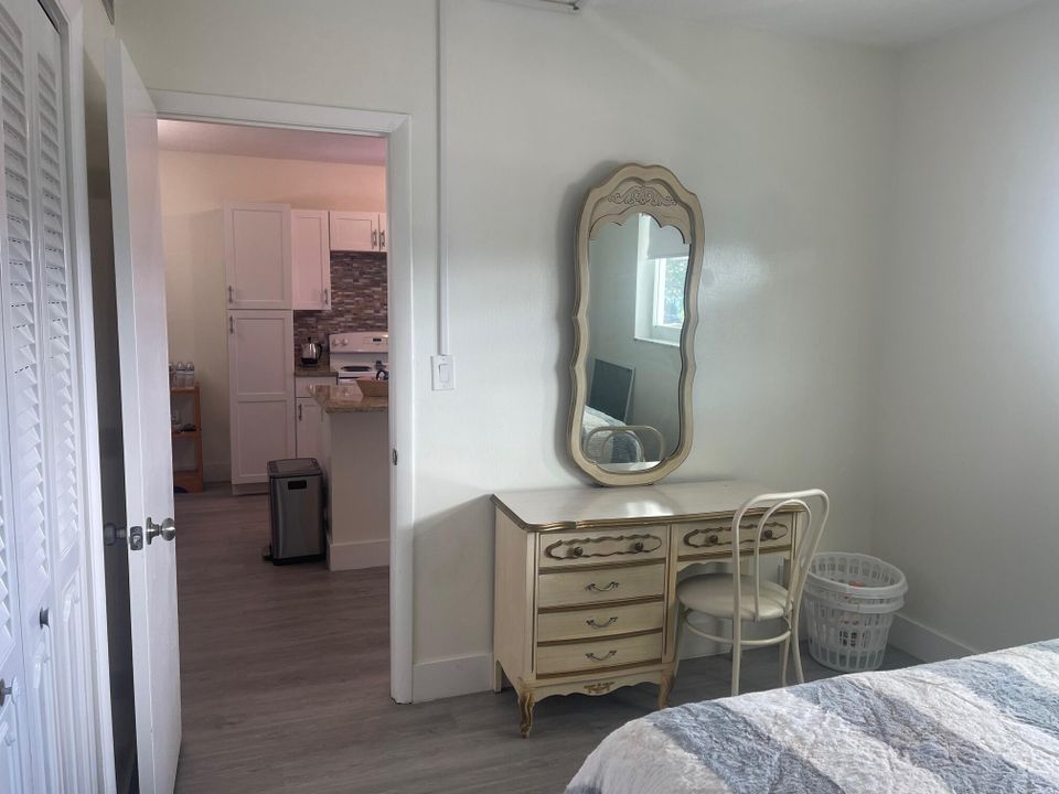 待售: $159,000 (2 贝兹, 1 浴室, 729 平方英尺)