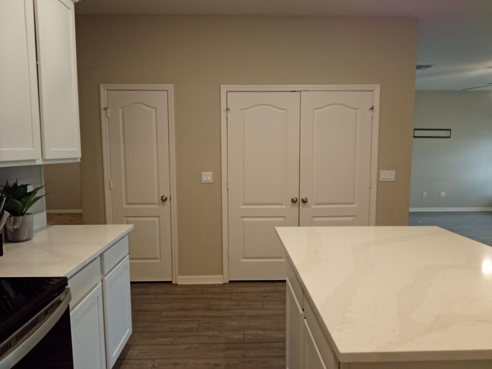 Active With Contract: $263,000 (2 beds, 2 baths, 1245 Square Feet)