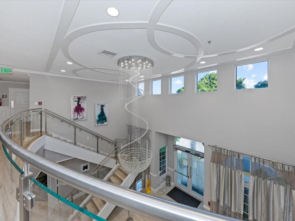 合同活跃: $2,299 (2 贝兹, 2 浴室, 1131 平方英尺)