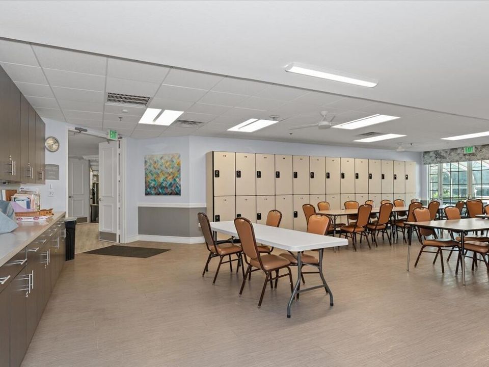 合同活跃: $2,299 (2 贝兹, 2 浴室, 1131 平方英尺)