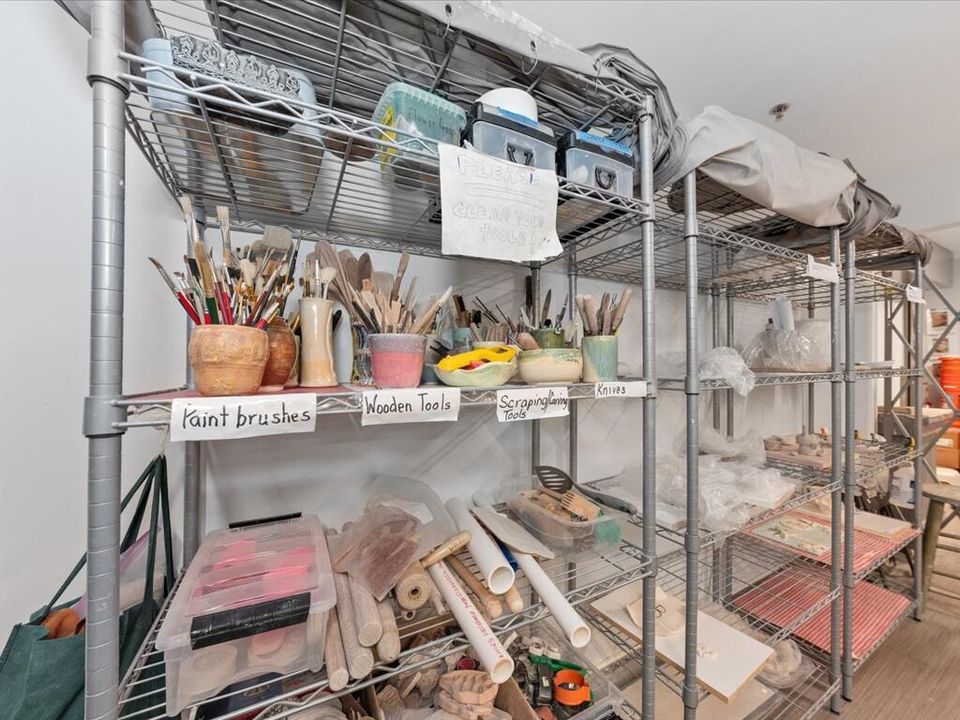 合同活跃: $2,299 (2 贝兹, 2 浴室, 1131 平方英尺)