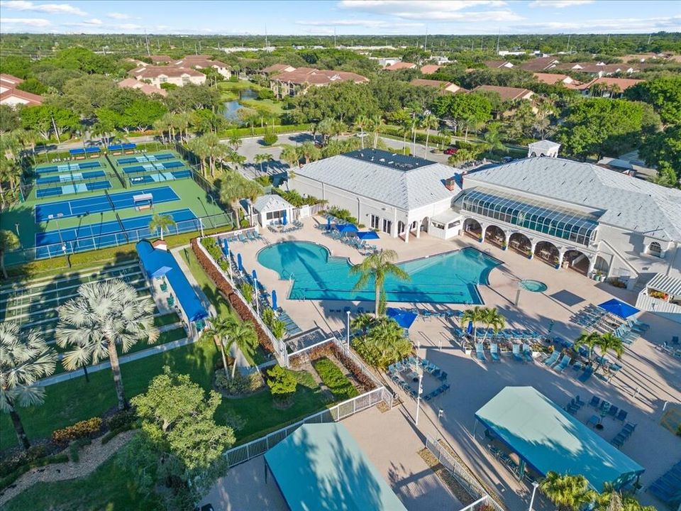 合同活跃: $2,299 (2 贝兹, 2 浴室, 1131 平方英尺)