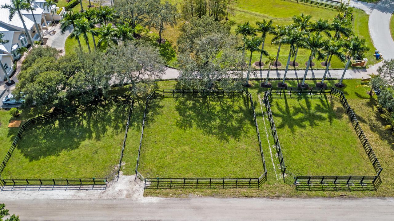 出租: $3,100 (2 贝兹, 2 浴室, 4453 平方英尺)