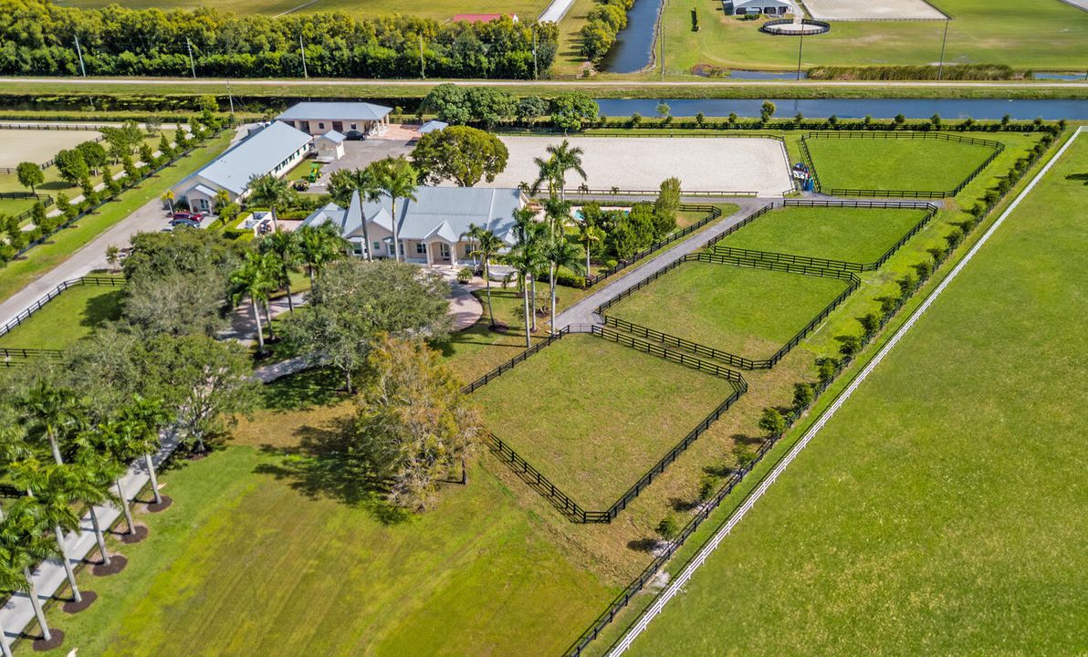 出租: $3,100 (2 贝兹, 2 浴室, 4453 平方英尺)