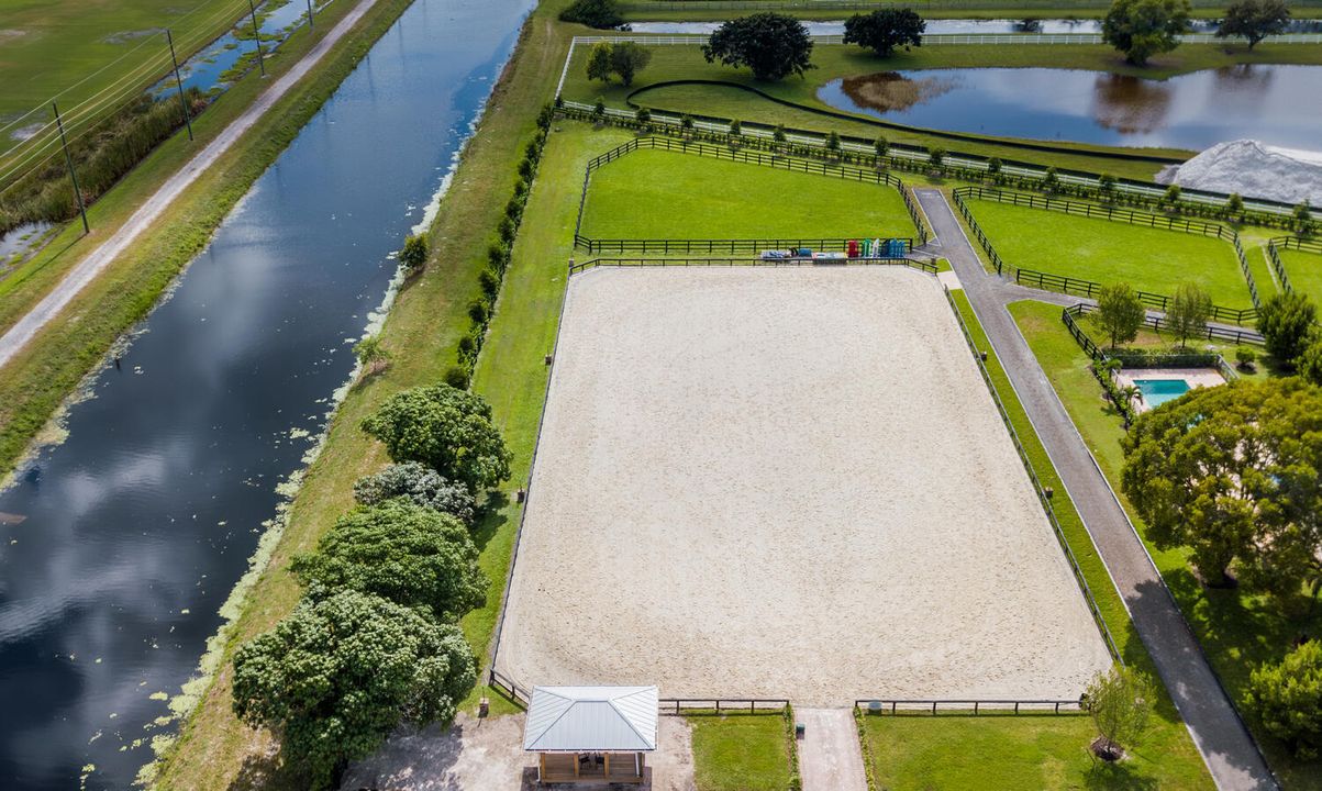 出租: $3,100 (2 贝兹, 2 浴室, 4453 平方英尺)