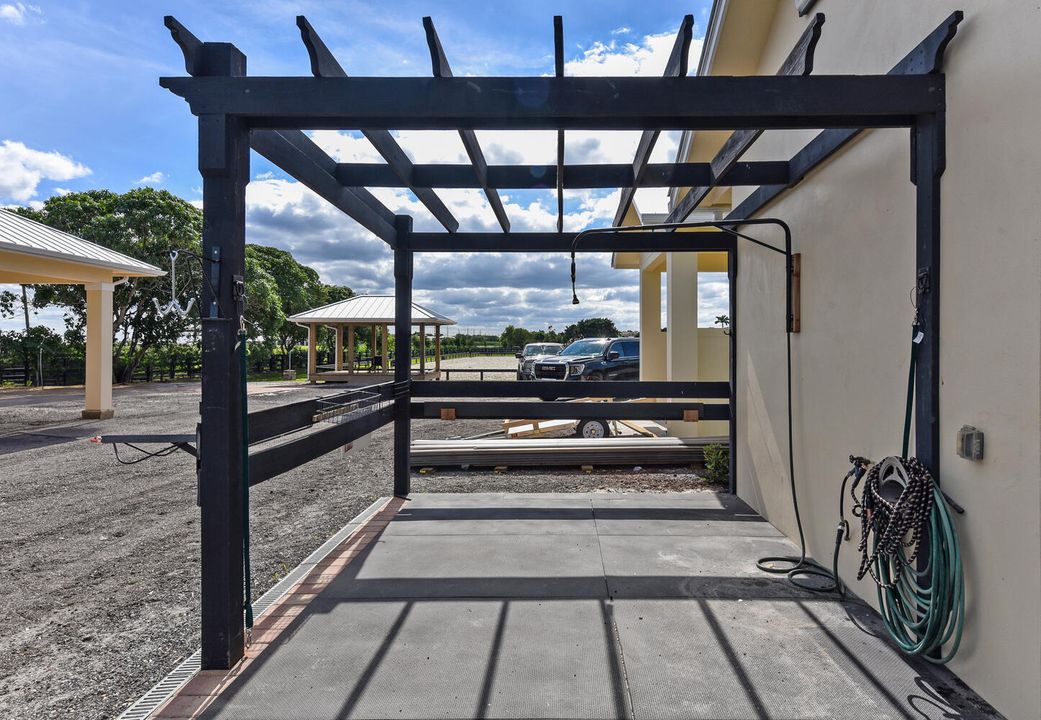 出租: $3,100 (2 贝兹, 2 浴室, 4453 平方英尺)