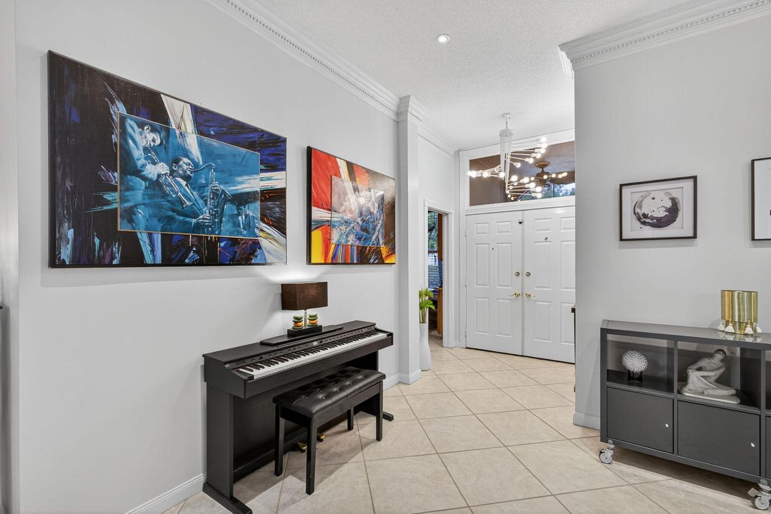 For Sale: $769,000 (3 beds, 2 baths, 1974 Square Feet)