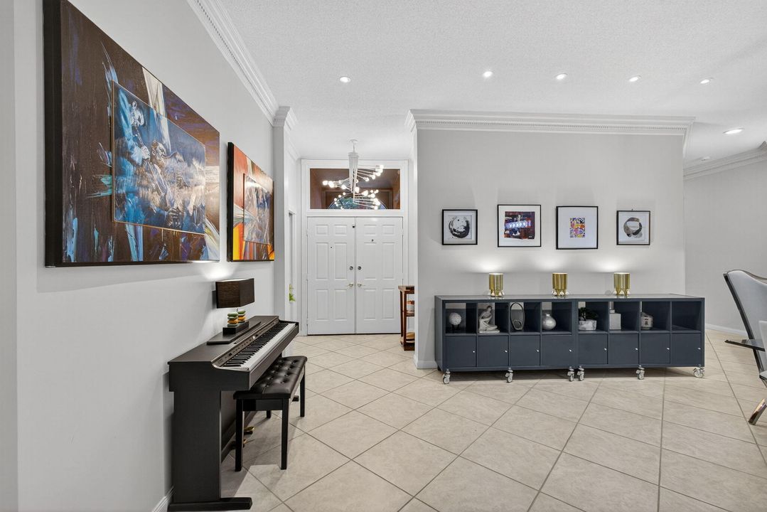 For Sale: $769,000 (3 beds, 2 baths, 1974 Square Feet)