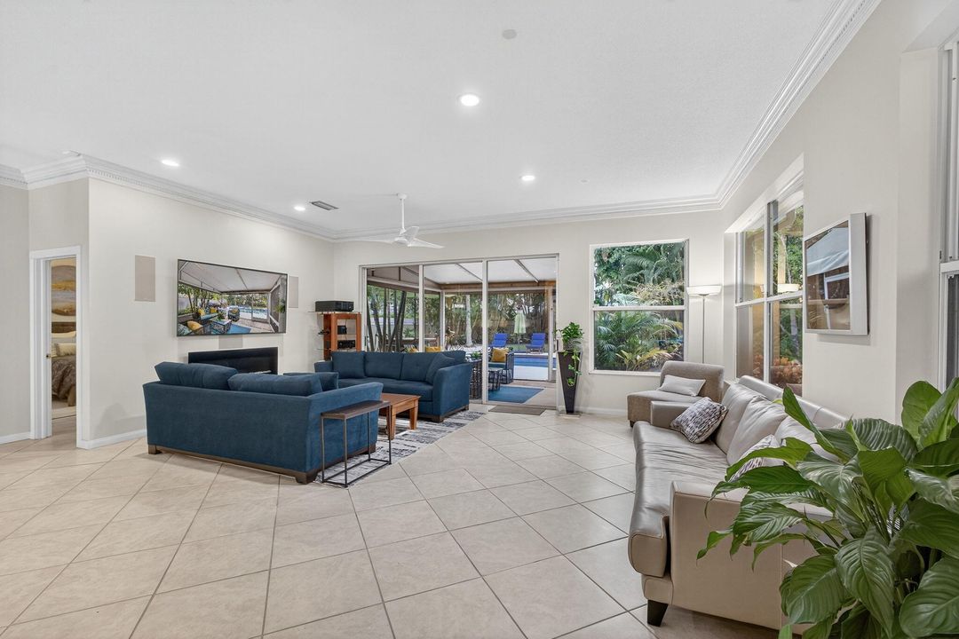 For Sale: $769,000 (3 beds, 2 baths, 1974 Square Feet)