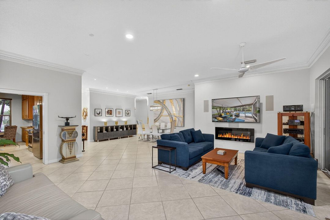 For Sale: $769,000 (3 beds, 2 baths, 1974 Square Feet)