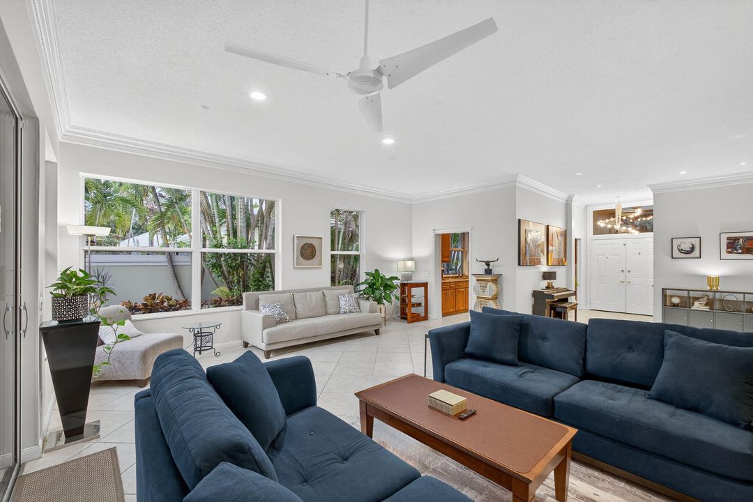 For Sale: $769,000 (3 beds, 2 baths, 1974 Square Feet)