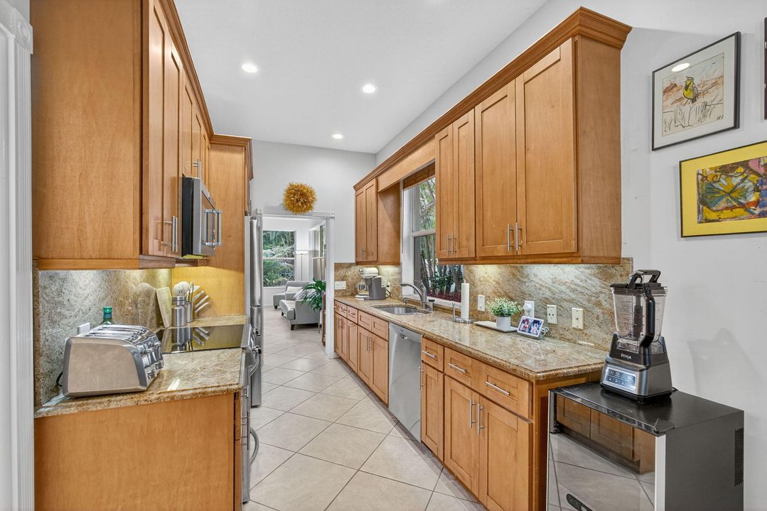 For Sale: $769,000 (3 beds, 2 baths, 1974 Square Feet)