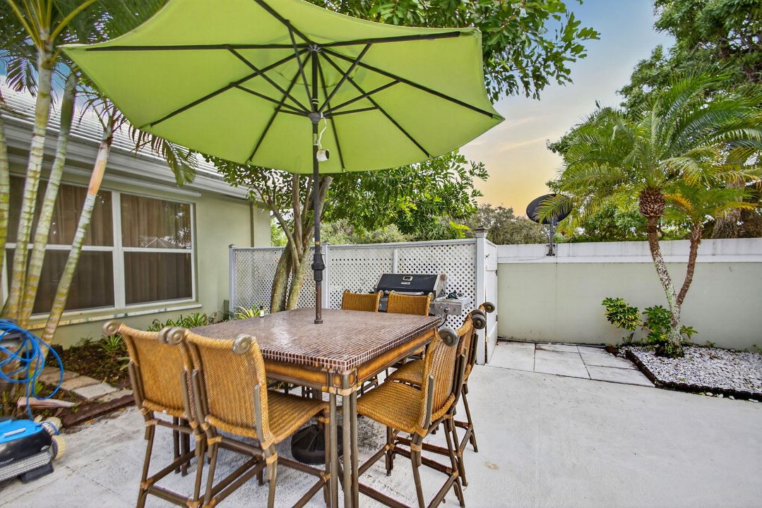 For Sale: $769,000 (3 beds, 2 baths, 1974 Square Feet)