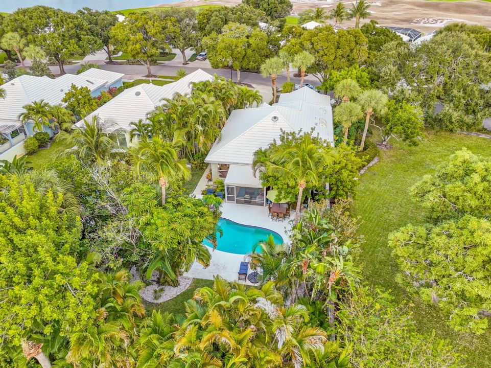 For Sale: $769,000 (3 beds, 2 baths, 1974 Square Feet)