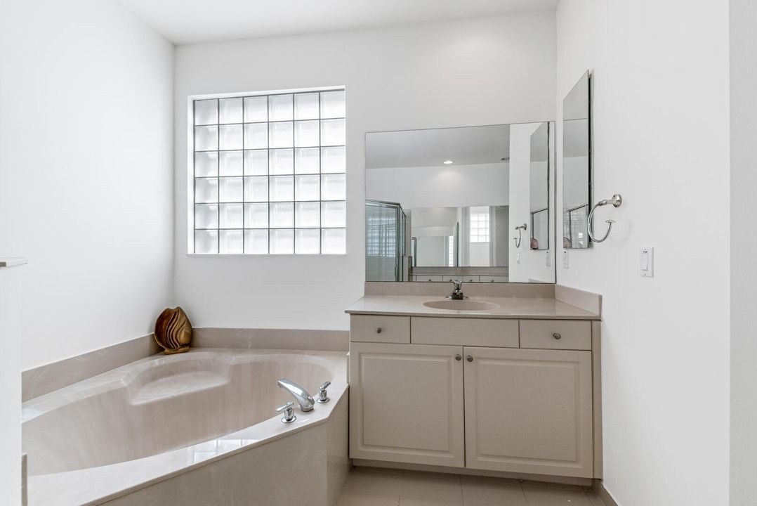 En Venta: $499,000 (2 camas, 2 baños, 2343 Pies cuadrados)