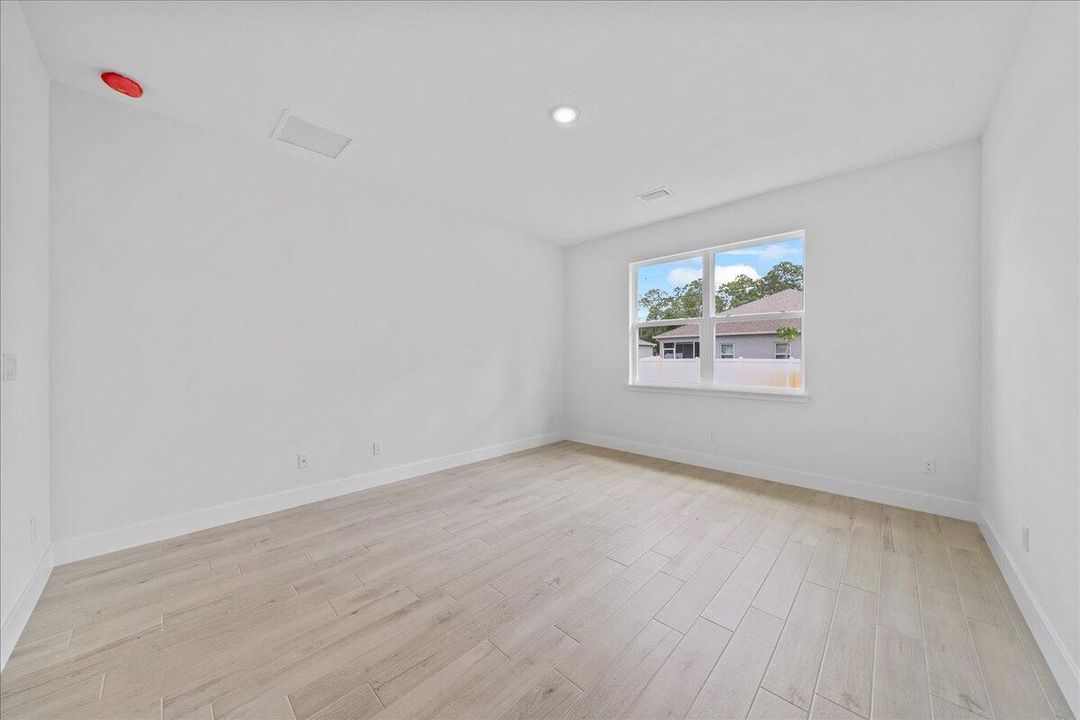 En Venta: $464,900 (4 camas, 2 baños, 2061 Pies cuadrados)