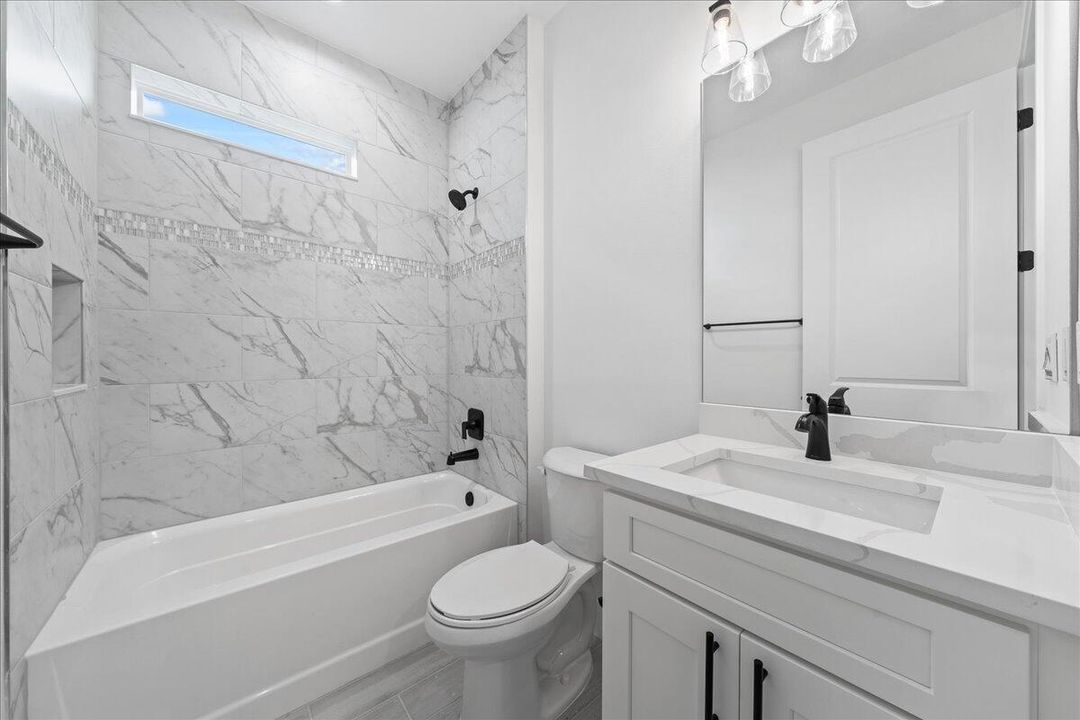 En Venta: $464,900 (4 camas, 2 baños, 2061 Pies cuadrados)