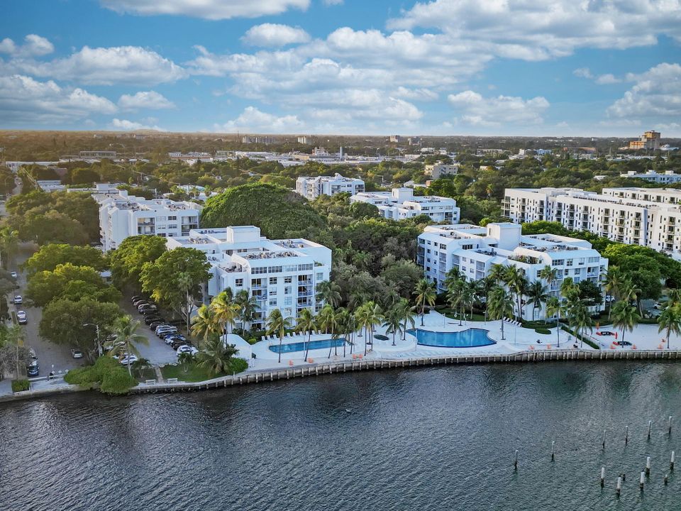 En Venta: $389,000 (2 camas, 1 baños, 926 Pies cuadrados)