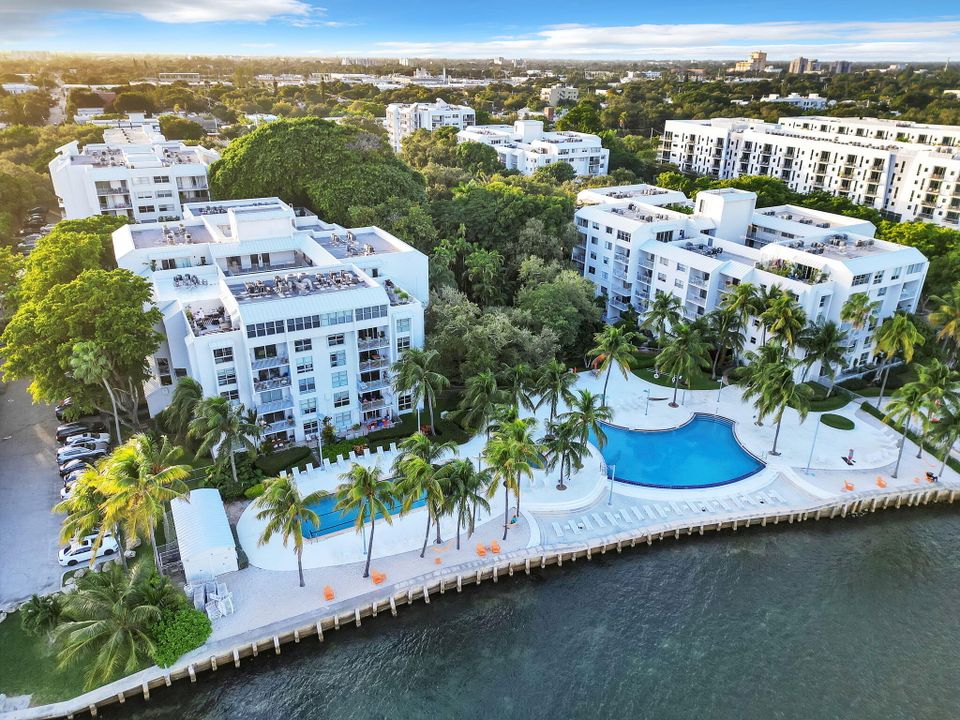 En Venta: $389,000 (2 camas, 1 baños, 926 Pies cuadrados)