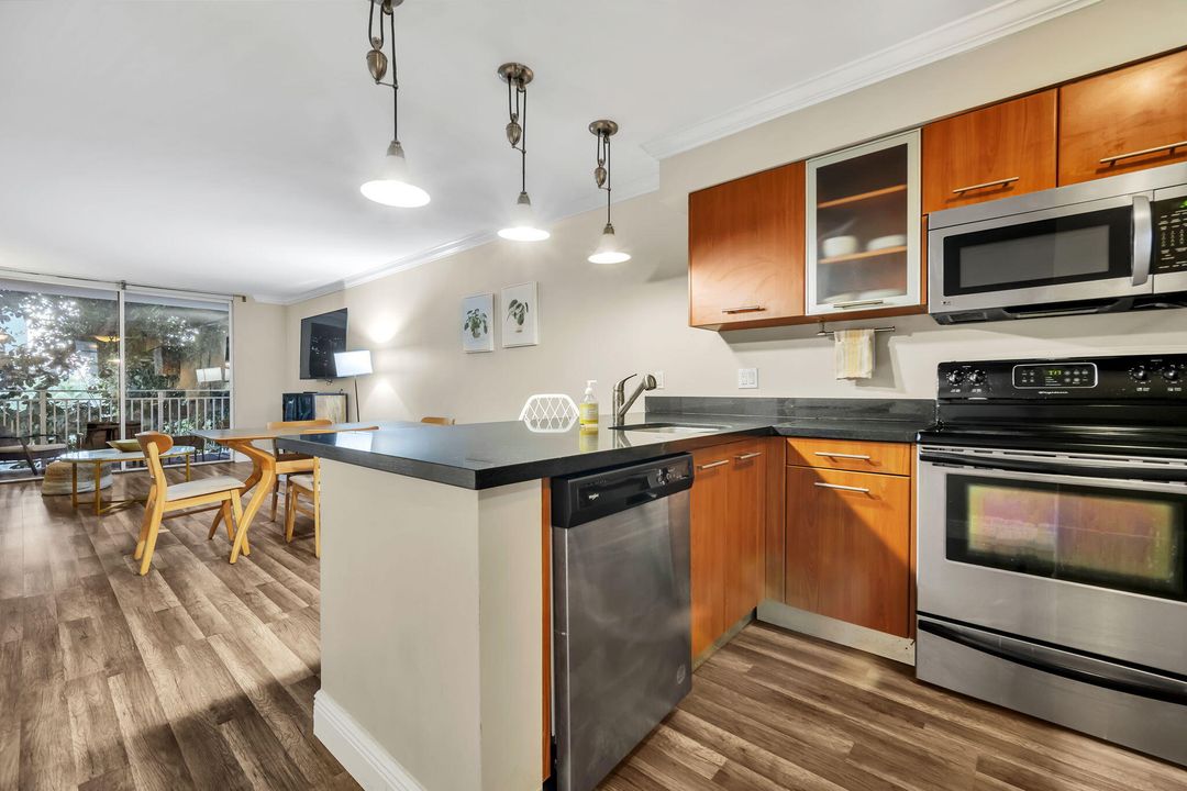 En Venta: $389,000 (2 camas, 1 baños, 926 Pies cuadrados)