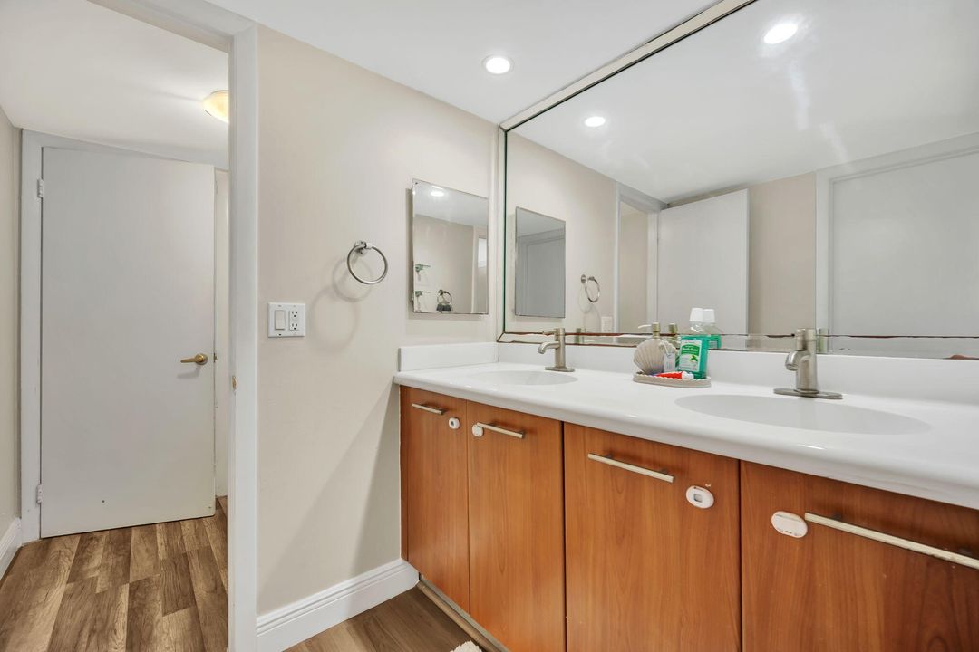 En Venta: $389,000 (2 camas, 1 baños, 926 Pies cuadrados)