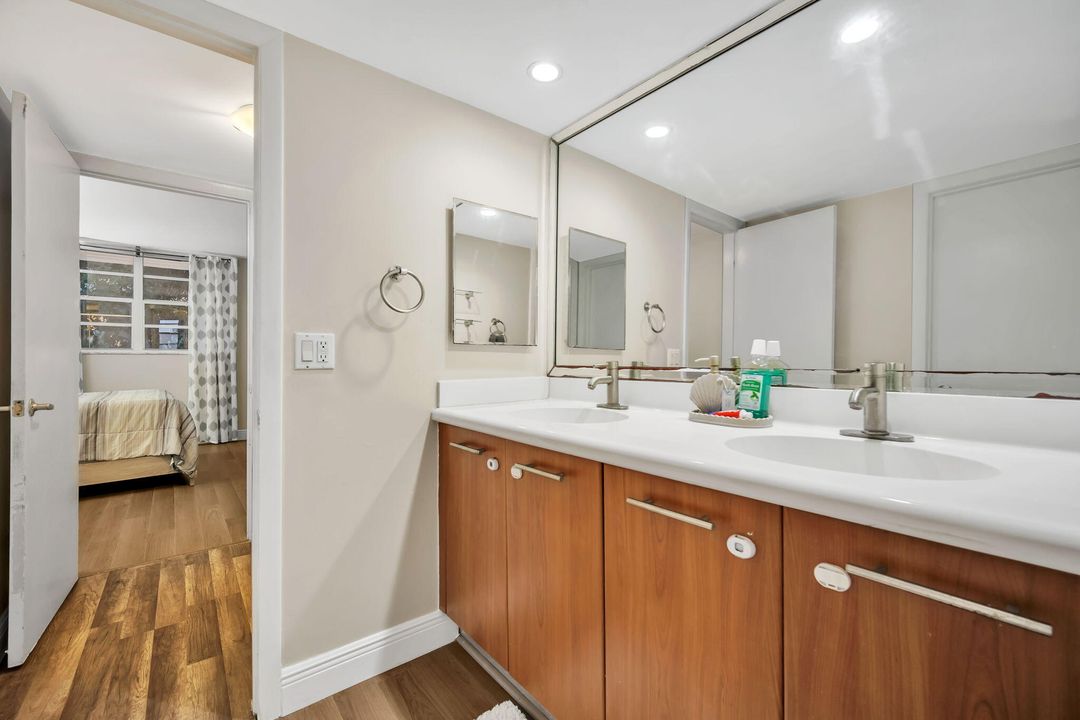 En Venta: $389,000 (2 camas, 1 baños, 926 Pies cuadrados)